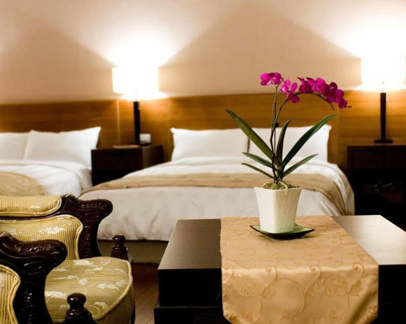 ยูนิค ฮอลิเดย์ โฮเทล Hotel เมืองฮวาเหลียน ภายนอก รูปภาพ
